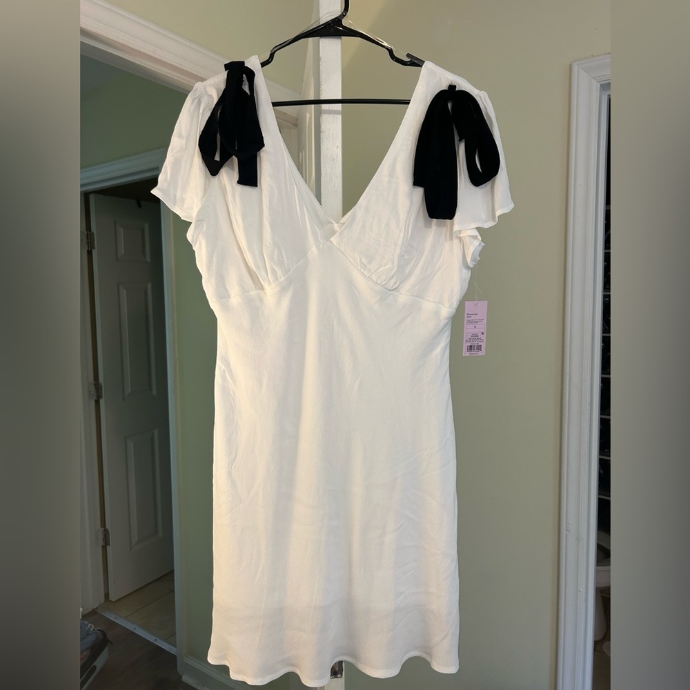 Wild Fable white dress with black bows Size L
